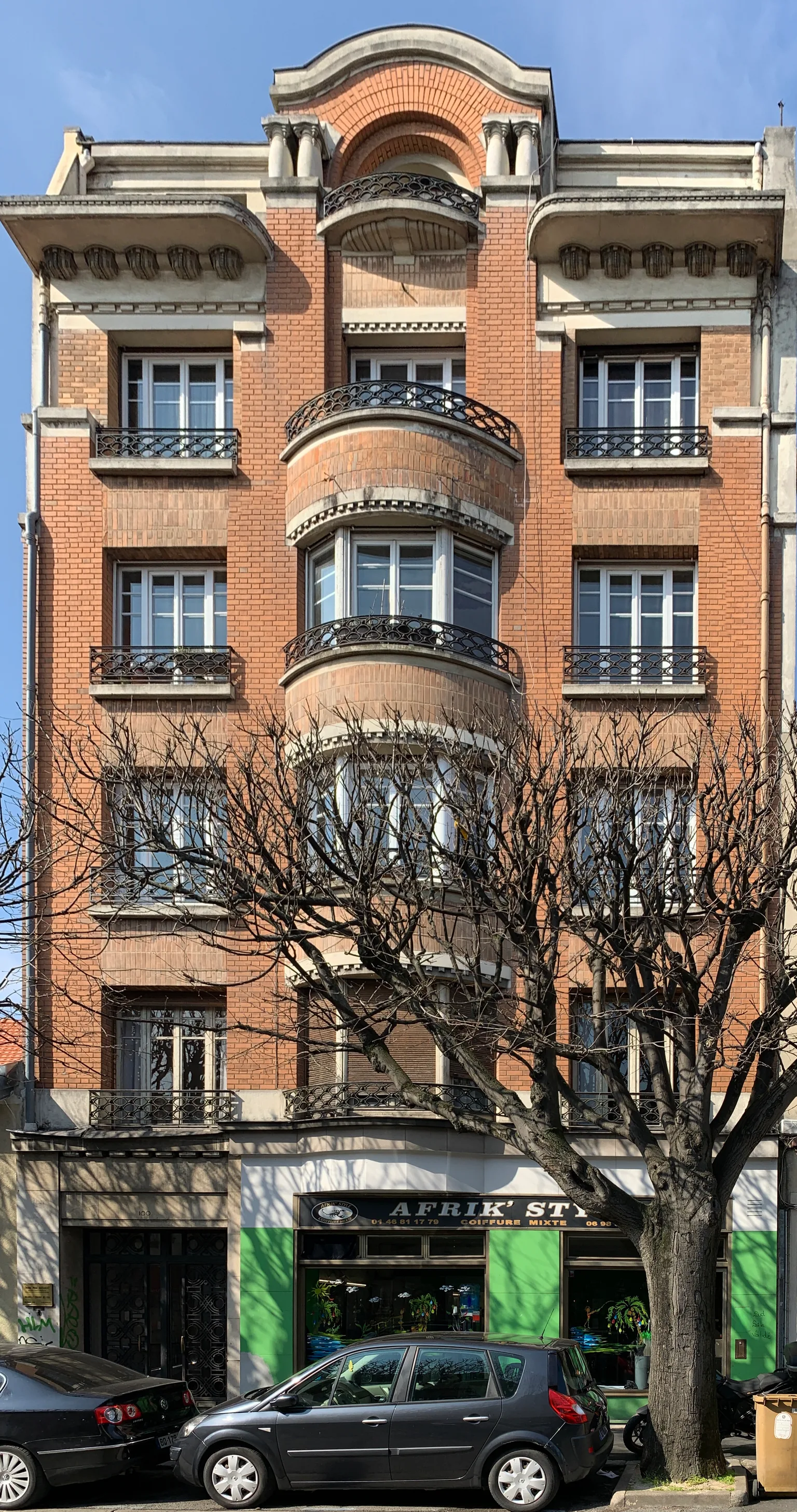 Façade de l’immeuble du 100 avenue Paul-Vaillant-Couturier à Vitry-sur-Seine.